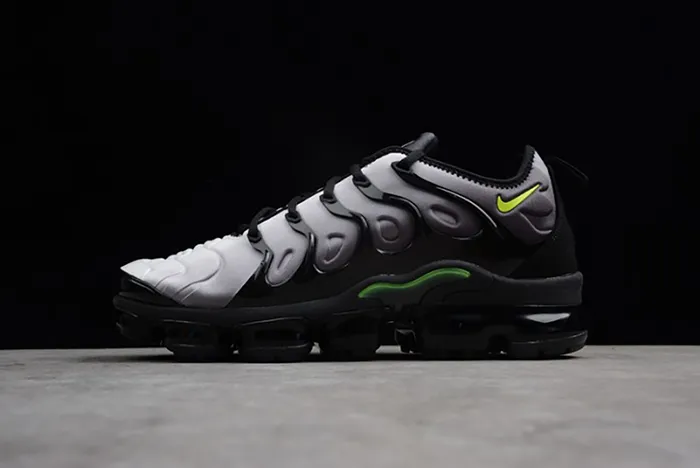 Nike Air VaporMax Plus Black Volt 924453-009