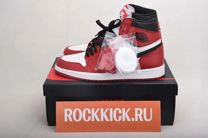 Air Jordan 1 Retro High OG Chicago Red 555088-101