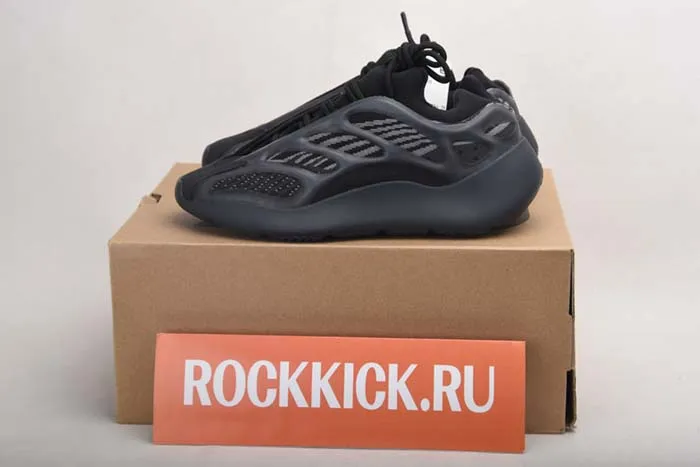 YEEZY BOOST 700 V3 BLACK - ADIDAS - H67799