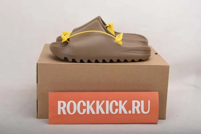 YEEZY SLIDE FV8425
