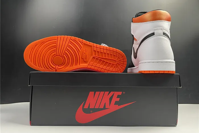 2021 Air Jordan 1 High OG Electro Orange 555088 180
