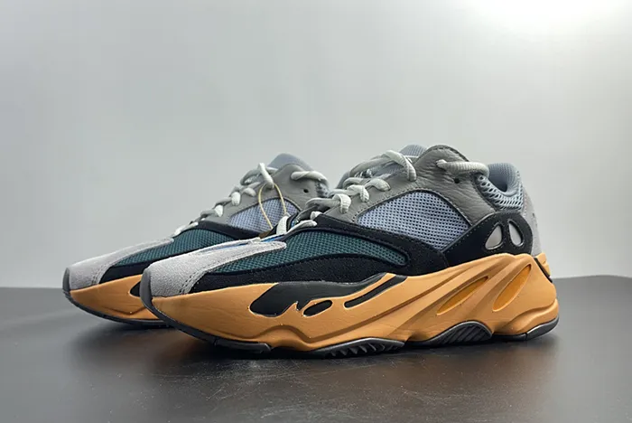 Yeezy 700 Gray ans Orange GW0296