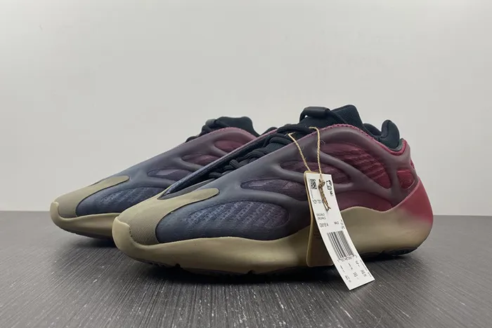 Adidas Yeezy 700 V3 Fade Carbon GW1814