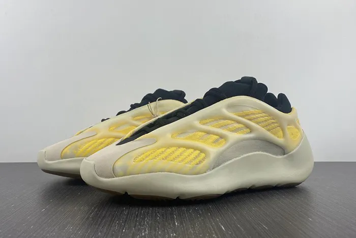 adidas Yeezy 700 V3 Mono Safflower HP5425
