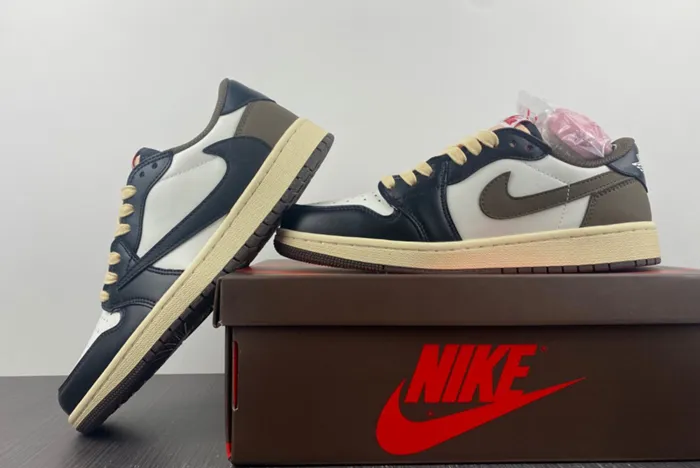 Travis Scott x Air Jordan 1 Low "Dark Mocha" CQ4277-105