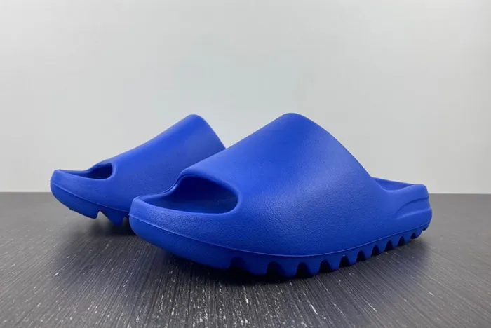 YEEZY SLIDE 'GLOW GREEN' ID4133