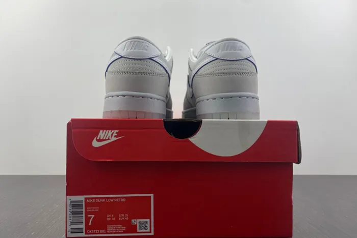 NIKE DUNK LOW