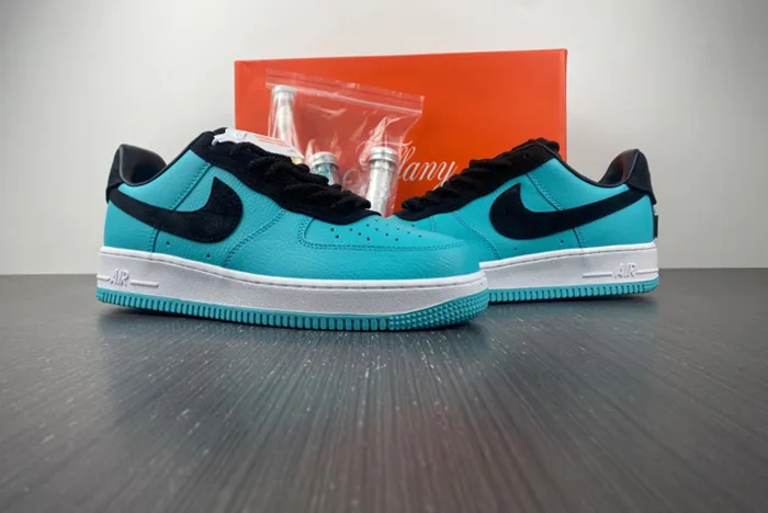 T*f*ny & co. x nike air force 1 low dz1382-002