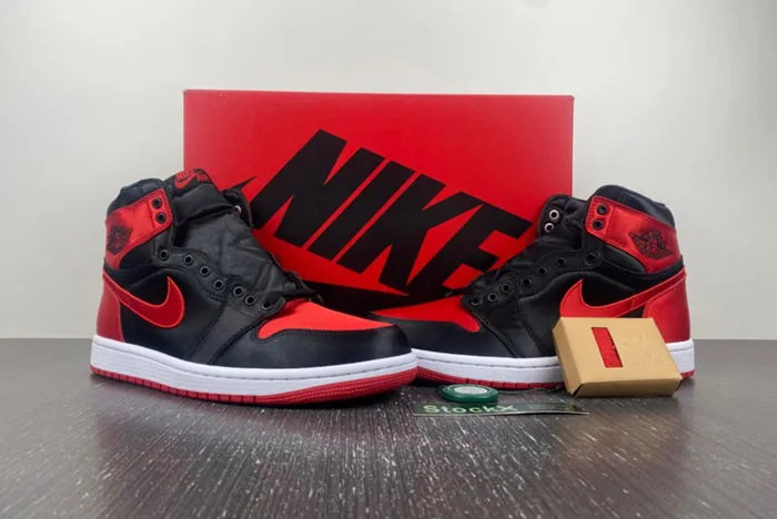Air Jordan 1 High OG WMNS Satin Bred FD4810-061