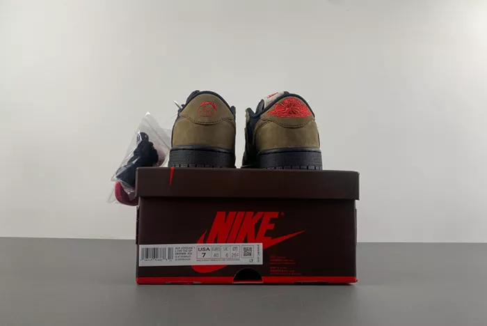 Travis Scott x Air Jordan 1 Low OG DM7866-202