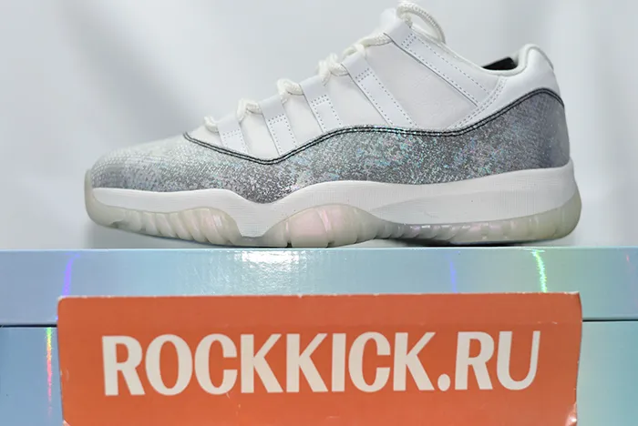 Air Jordan 11 Low 2025  HQ7000-001