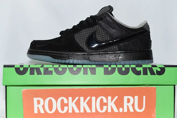 Division Street x Nike Dunk Low Lux Oregon Black HV1470-001